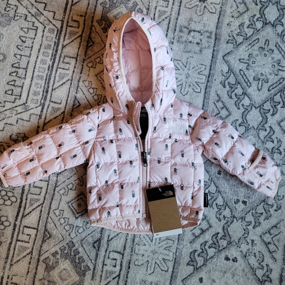 North Face Baby Puffer Jacket - Picture 2 of 3